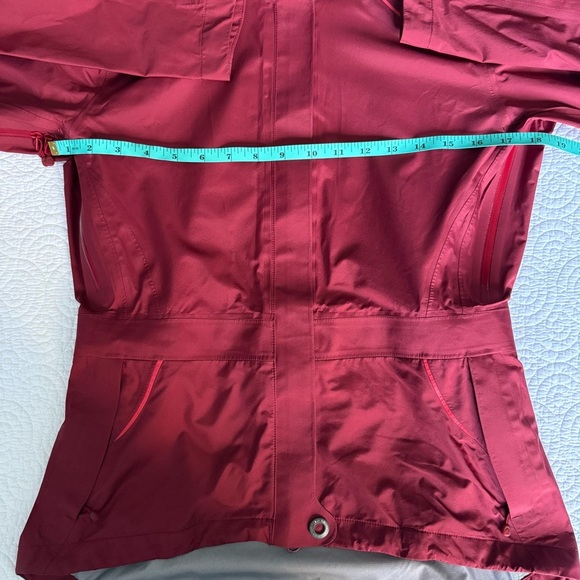 MEC Women's waterproof jacket size 4 - Picture 9 of 15
